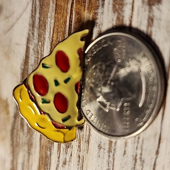Pizzzzza!!! Lapel / Brooch / Pin - Picture 4 of 4